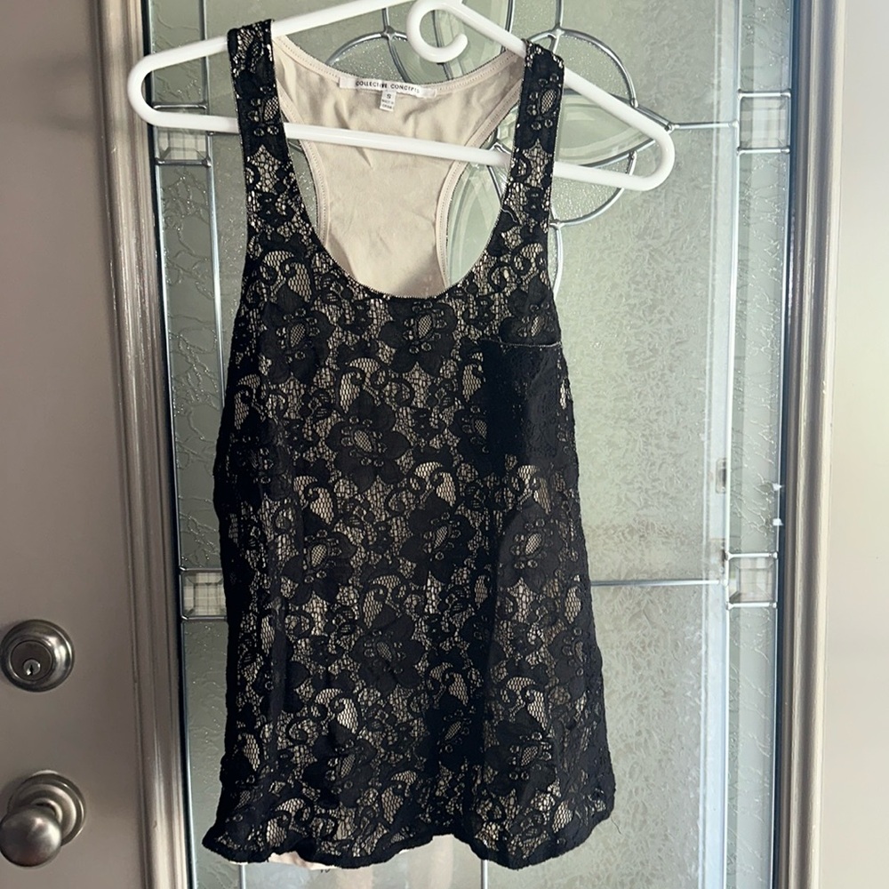 Women’s Black lace tank top size small